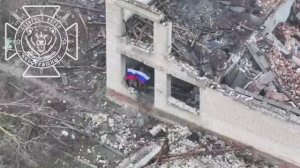 🇷🇺💪⚡Первые кадры из Двуречанского, где бойцы группировки "Север" вывесили российский флаг