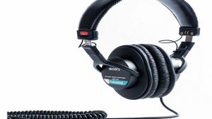 Полноразмерные наушники мониторного класса Sony MDR-7506