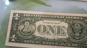 Разные статусы денежных знаков доллар США