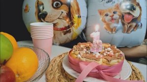 День рождение моих собачят год назад! Им исполнился 1 год! Я приготовила таксячий пирог)