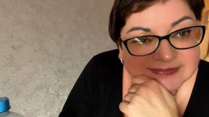 К Аннушке на электробусе/ Доехала быстро/ Анютка цветам банный день устроила/