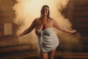 ЗАСТУКАЛА МУЖА В БАНЕ