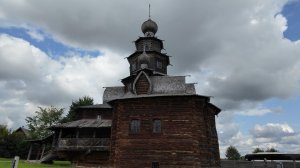 Церковь Преображения Господня из Козлятьева в музее деревянного зодчества в Суздале