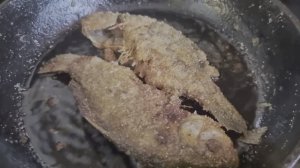 Жарю карася в кукурузой муке с кукурузным крахмалом.
