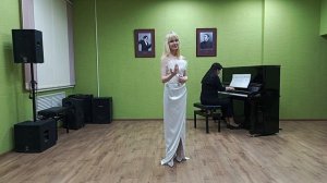 Фролова Анастасия "Академическое пение",соло, II группа- средняя,категория Б