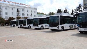 Глава региона решает транспортные проблемы: в Дагестане запустили новые автобусы