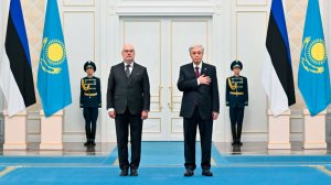 Токаев провел встречу с президентом Эстонии Аларом Карисом