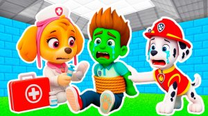 СКАЙ ДОКТОР ЛЕЧИТ ЗАРАЖЁННОГО ЗОМБИ ВИРУСОМ РАЙДЕРА в МАЙНКРАФТ