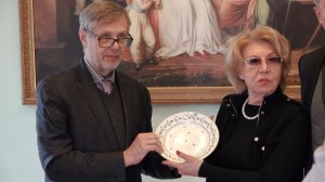 Павловск получил в подарок тарелку с редким клеймом Павла I