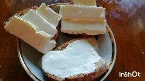 Хлеб со сливочным маслом