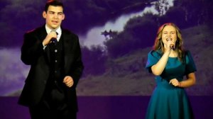 Родительский дом — дуэтная исповедь: он и она поют о доме, который нас строит.