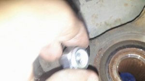 гайка не затягивает шаровый палец.