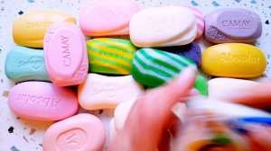 АСМР ШУРШАНИЕ. РАСКЛАДЫВАЮ КРАСОЧНОЕ МЫЛО. ШУРШАНИЕ БУМАЖНЫМИ ОБЕРТКАМИ!