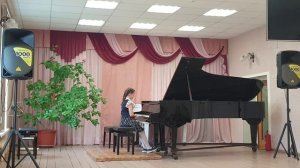 Василиса Сухомлинова 10 лет. Лауреат I степени конкурса "Ступеньки к мастерству".