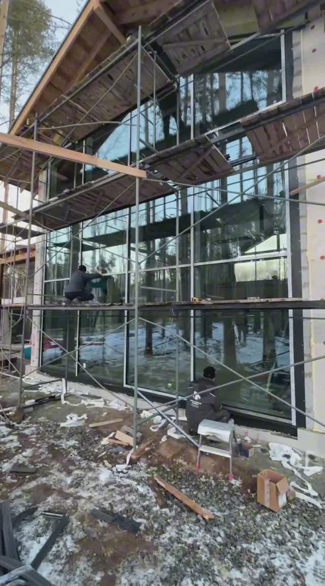 КП Заповедник, Иволга. Комплексное фасадное остекление коттеджа близится к завершению