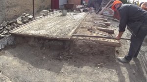 ЖИВЕМ В ДЕРЕВНЕ! ОПЯТЬ БЕЗ СВЕТА! ВЕТЕР ДОСТАЛ!! РАЗОБРАЛ ПОЛ!! ГРУЗИМ ЗЕМЛЮ ИЗ ПОДПОЛЬЯ!!