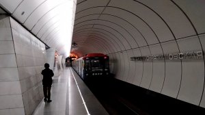 Москва, кроссплатформенная пересадка на станции метро Петровско-Разумовская
