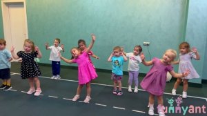 Танцы для детей младшей группы Funny Ant Malahovka