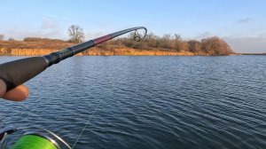 ЩУКА НА КРЮЧКЕ: ПРОЧНЫЙ СПИННИНГ В ДЕЙСТВИИ!!!