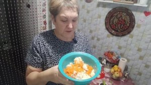 Шапокляк 🙋 с призывом: ДАВАЙТЕ ЖИТЬ ДРУЖНО 😍.Ой,а я зареклась(🐷) грязи не есть😄😄😄🤷