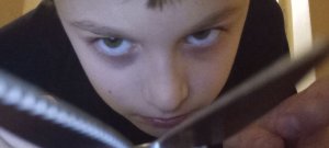 РАЗОРВАЛ тряпки / дело НОЖНИЦ