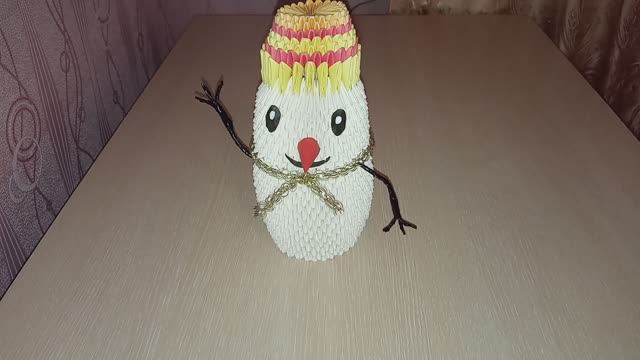 Веселый снеговик из бумаги в технике_модульное оригами_ смотреть онлайн