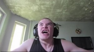 Дерзко послушал гей ремикс про Шайлушая и ему опять не понравилось судя по лицу