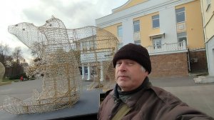 Видео про Александровский мост в городе Орле. Большие фигуры медведей. Геннадий Горин