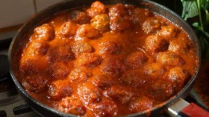 Фрикадельки по-гречески: Нежные и сочные