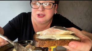 Я такая голодная, но научу вас есть селедочку/Шикарно откушала😉/Мукбанг