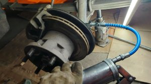 что делать если не шприцуется не мажется шкворень газель