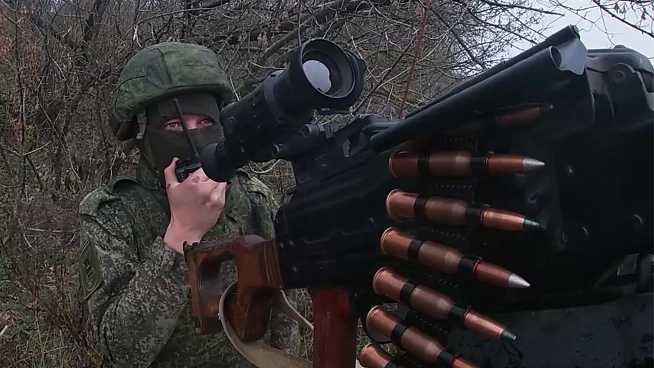 Российские войска не дают боевикам вырваться из "котлов" под Купянском и Красноармейском.