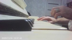 Пианино: Разучиваю "Вместе весело шагать" В.Я. Шаинского