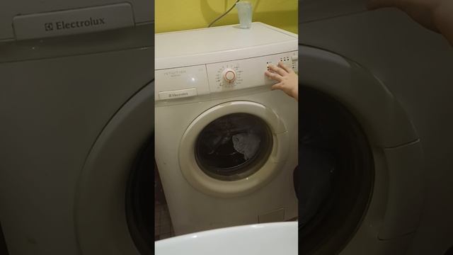 Стирка Electrolux EWF 12040 W
Синтетика 40 градусов 
Ежедневная стирка
+ полоск.