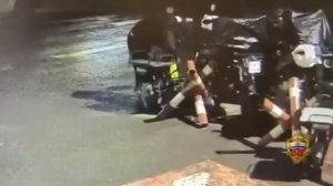 ‼️В Москве мужчина украл аккумуляторы с девяти электровелосипедов курьеров на Оранжерейной улице‼️