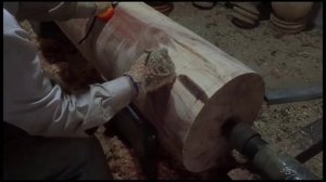 Деревообработка Чрезвычайно опасна - Работа на токарном станке по Дереву По примитивной технологии