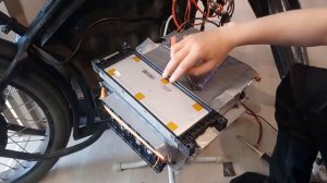 Пакеты NMC Дутыши, пробой. Вытек электролит. Ремонт акб  и замена ячеек.