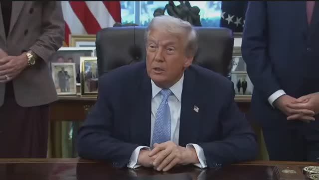 Трамп говорит, что подпишет законопроект об обнародовании документов Эпштейна, 18 ноября 2025 года