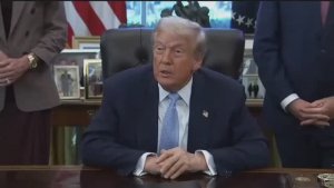 Трамп говорит, что подпишет законопроект об обнародовании документов Эпштейна, 18 ноября 2025 года