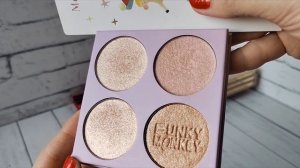 Палетки для лица.