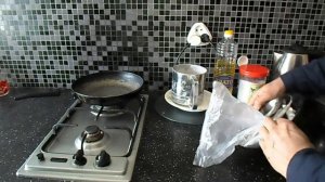 Как пожарить мойву в муке на сковороде