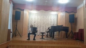 Играю на концерте