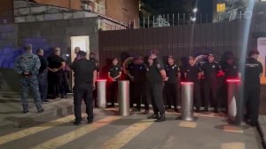 В Армении на два месяца продлили арест Самвелу Карапетяну.