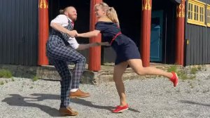 Танцуем линди хоп! 🔥 Сондре и Таня. #Танцы