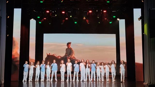 Вокальный ансамбль «Звоночек». «Разберусь»