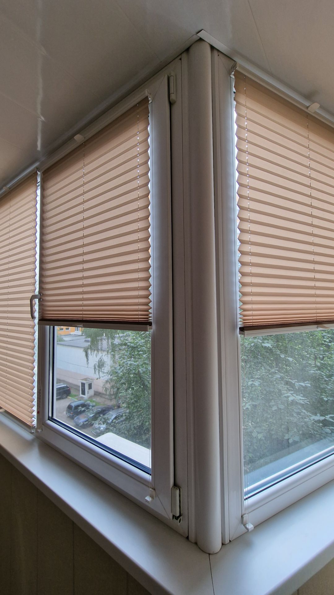 Шторы плиссе ВВ21. Вверх-вниз. Ткань Аляска перл бежевый.