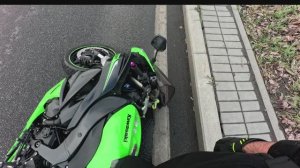 падение на байке.