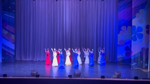 "ЦВЕТЫ РОССИИ" ( постановка - Золотов Виктор Эдуардович) смотреть онлайн