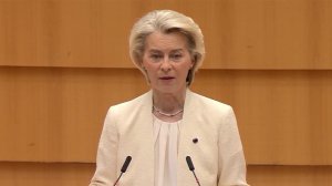 На фоне коррупционного скандала глава Еврокомиссии просит увеличить финансирование Украины.