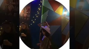 Не всегда же мне пахать, как конь! Расслабонес тоже часть работы, так и запишите! 🍷🥳🎈🪩